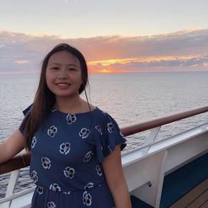 Meet your Posher, Lily